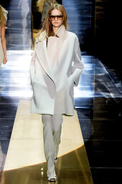 Look 8